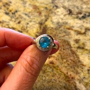 Beautiful blue topaz ring size 7